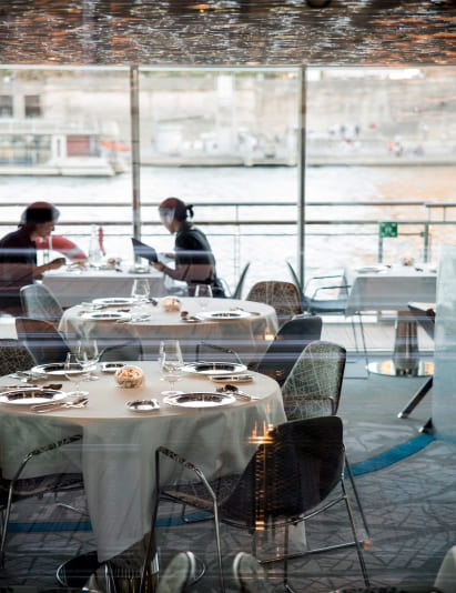 Privatisez le bateau Ducasse sur Seine pour un déjeuner ou un dîner